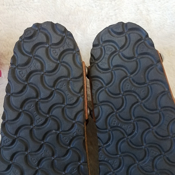Birkenstock Unique Tooled Thong Gizeh Sandals - Picture 4 of 9